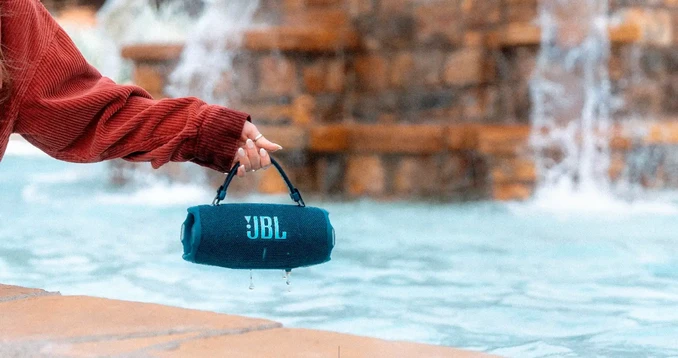 Khả năng kháng bụi, nước của JBL Charge 6 là IP68 - mức cao nhất